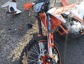В Армавире после столкновения с иномаркой в больницу попал мотоциклист